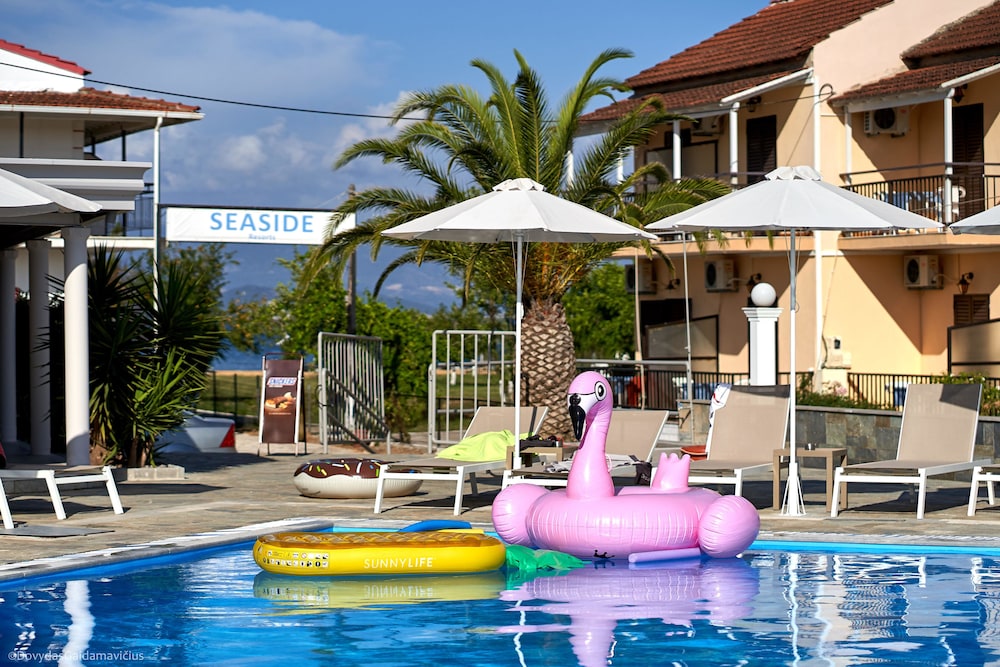 Seaside Resorts 51/64