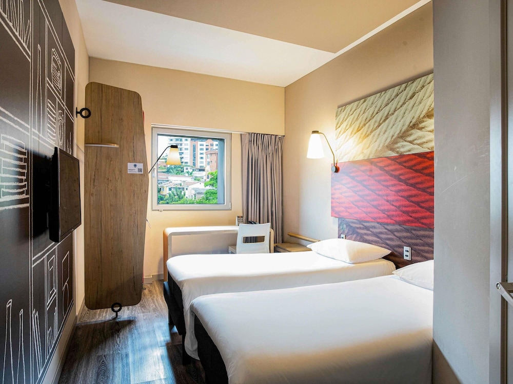 Ibis Gent Centrum Opera 18/70