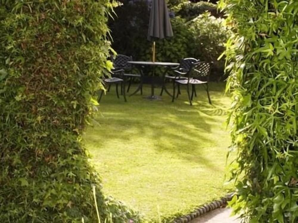 The Ebury Hotel 33/46
