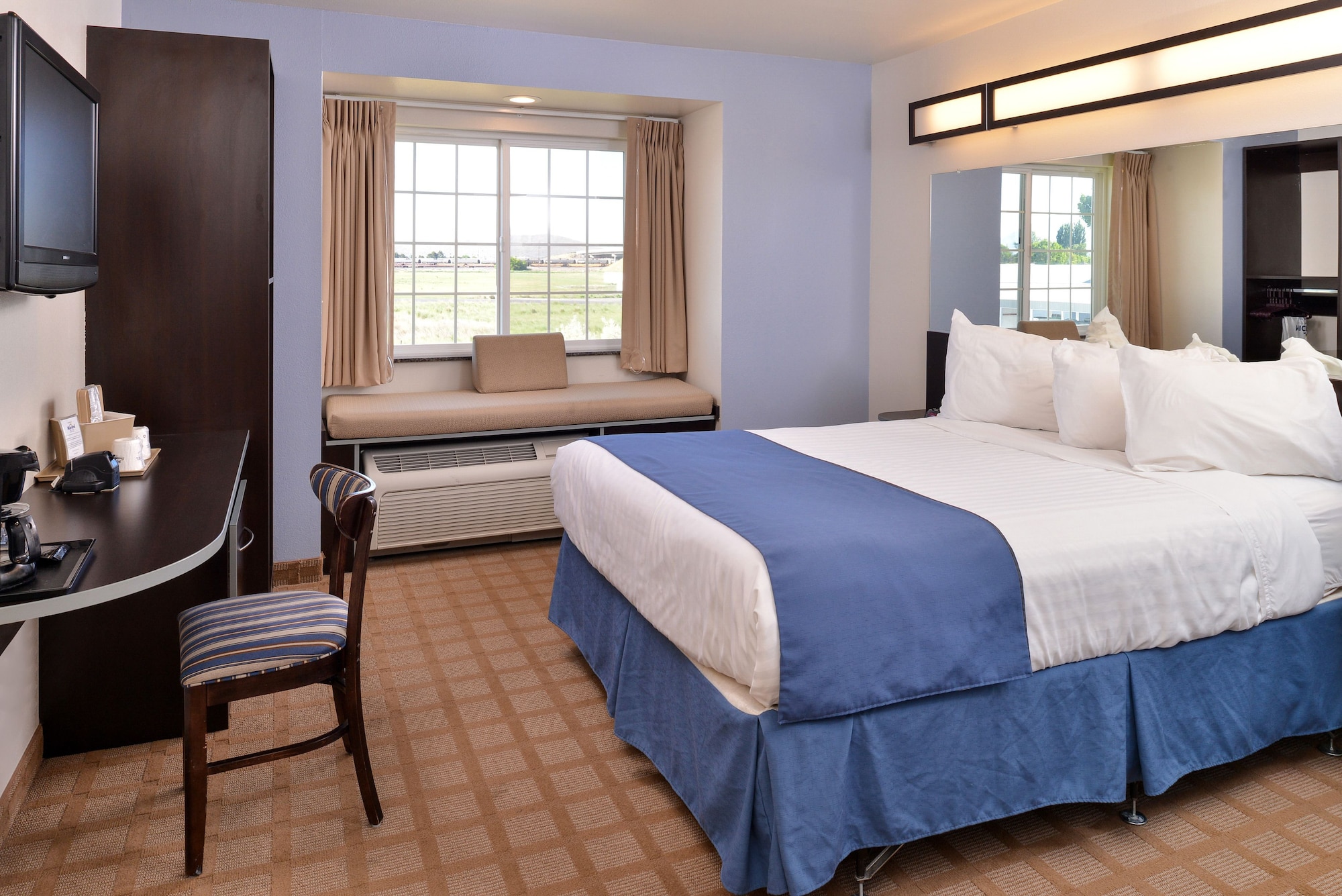Standard, Queen Bed
