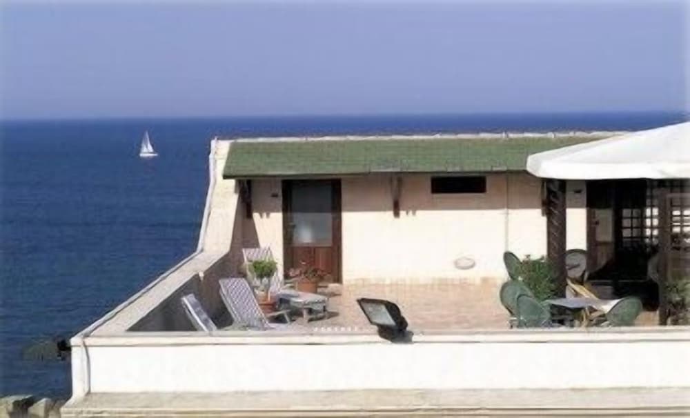 Domus Mariae Albergo 5/48