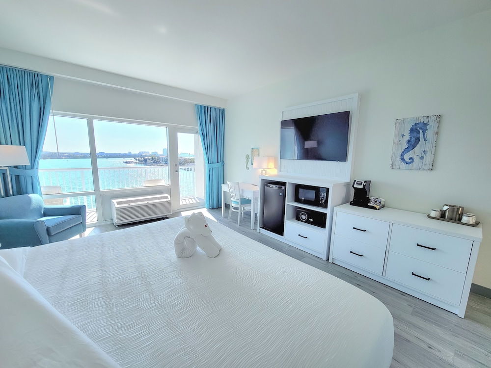 Room at ChartHouse Clearwater Beach Marina Hotel, CLEARWATER BEACH - FL