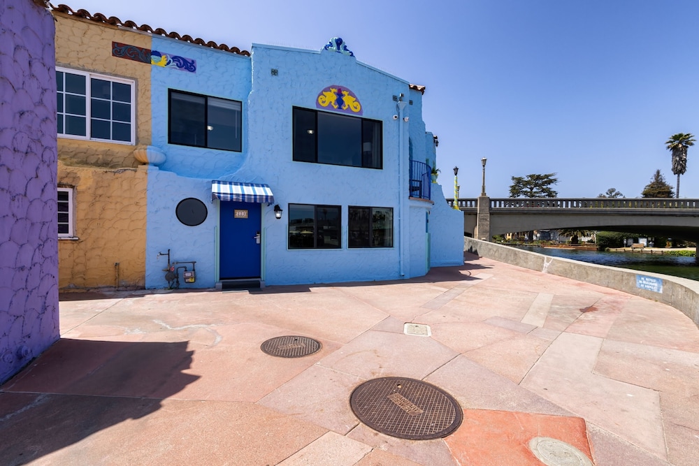 Capitola Venetian Hotel in CAPITOLA - CA