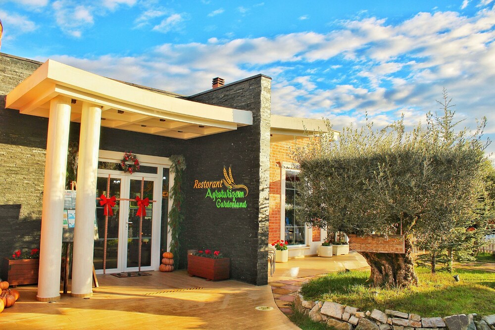 Garden Land Resort 2/50