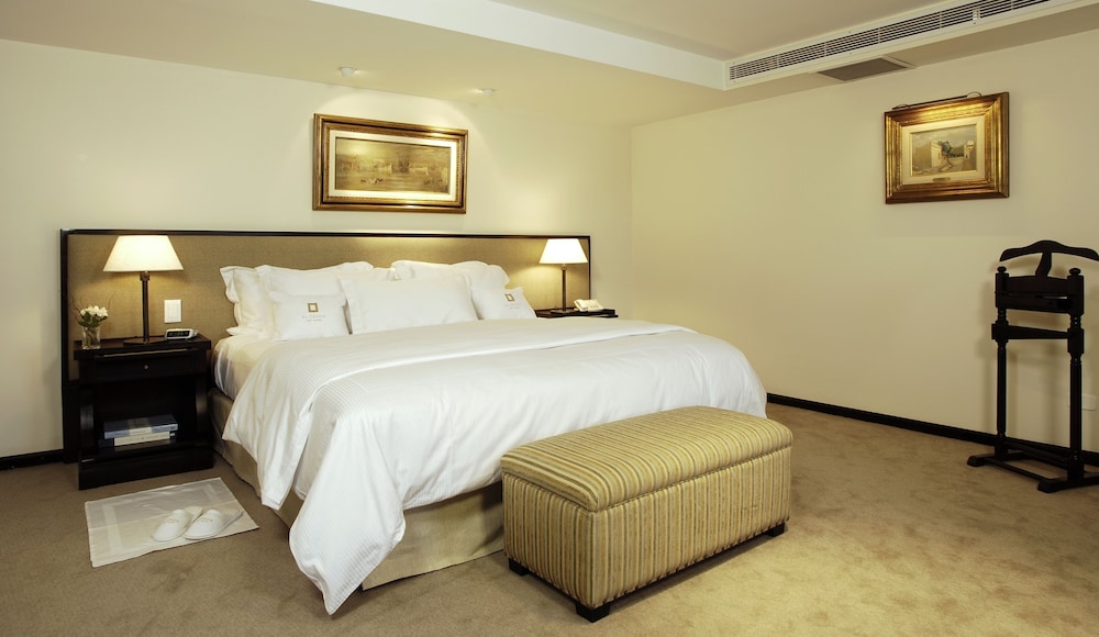Senior, Suite, Futon Bed, King Bed