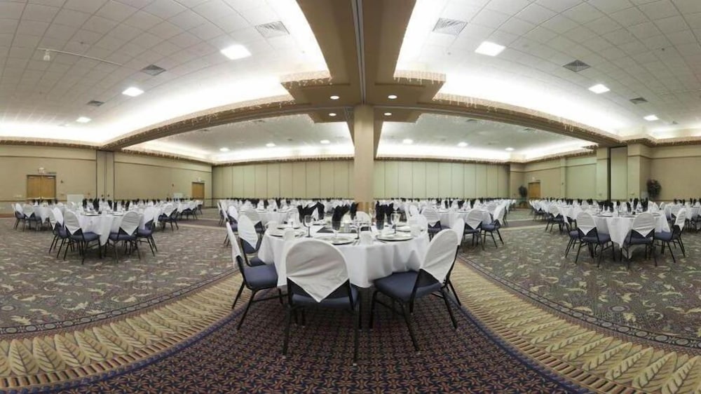 Holiday Inn Spearfish-Convention Center 50/55