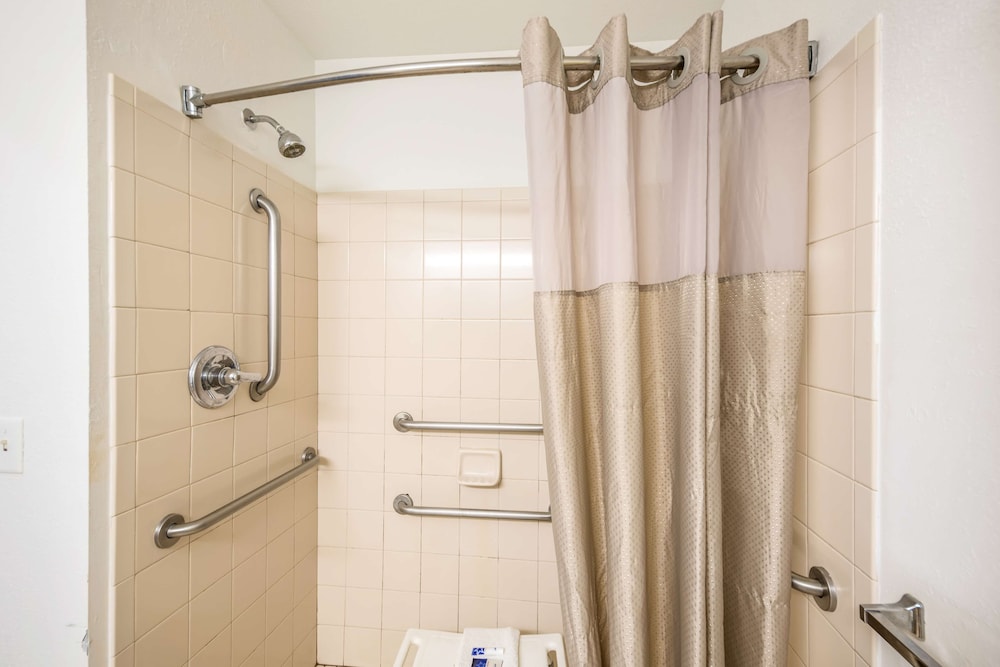Golden Isles Inn & Suites Brunswick South 18/38