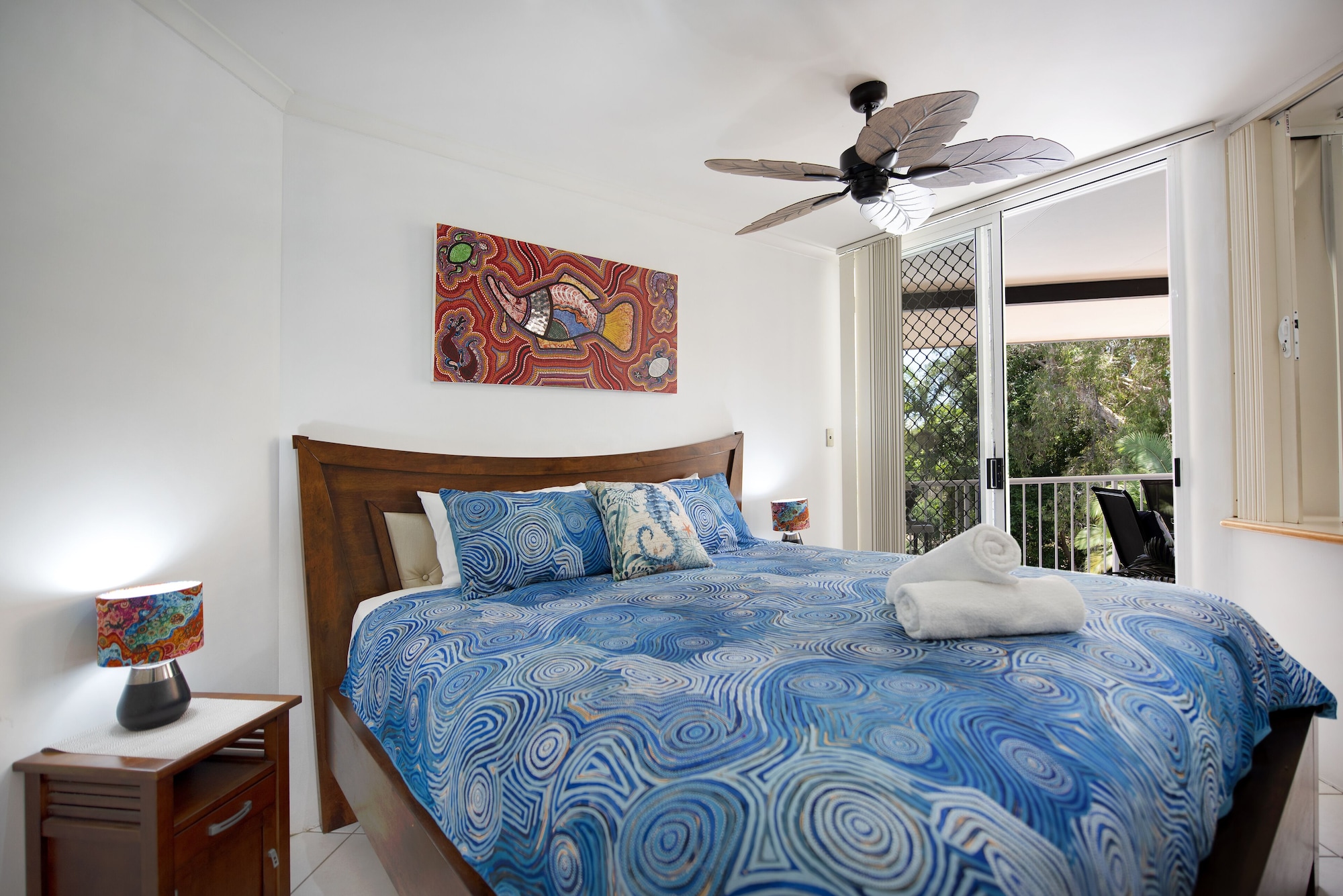 1 BEDROOM, KING BED, SOFA, TOP FLOOR