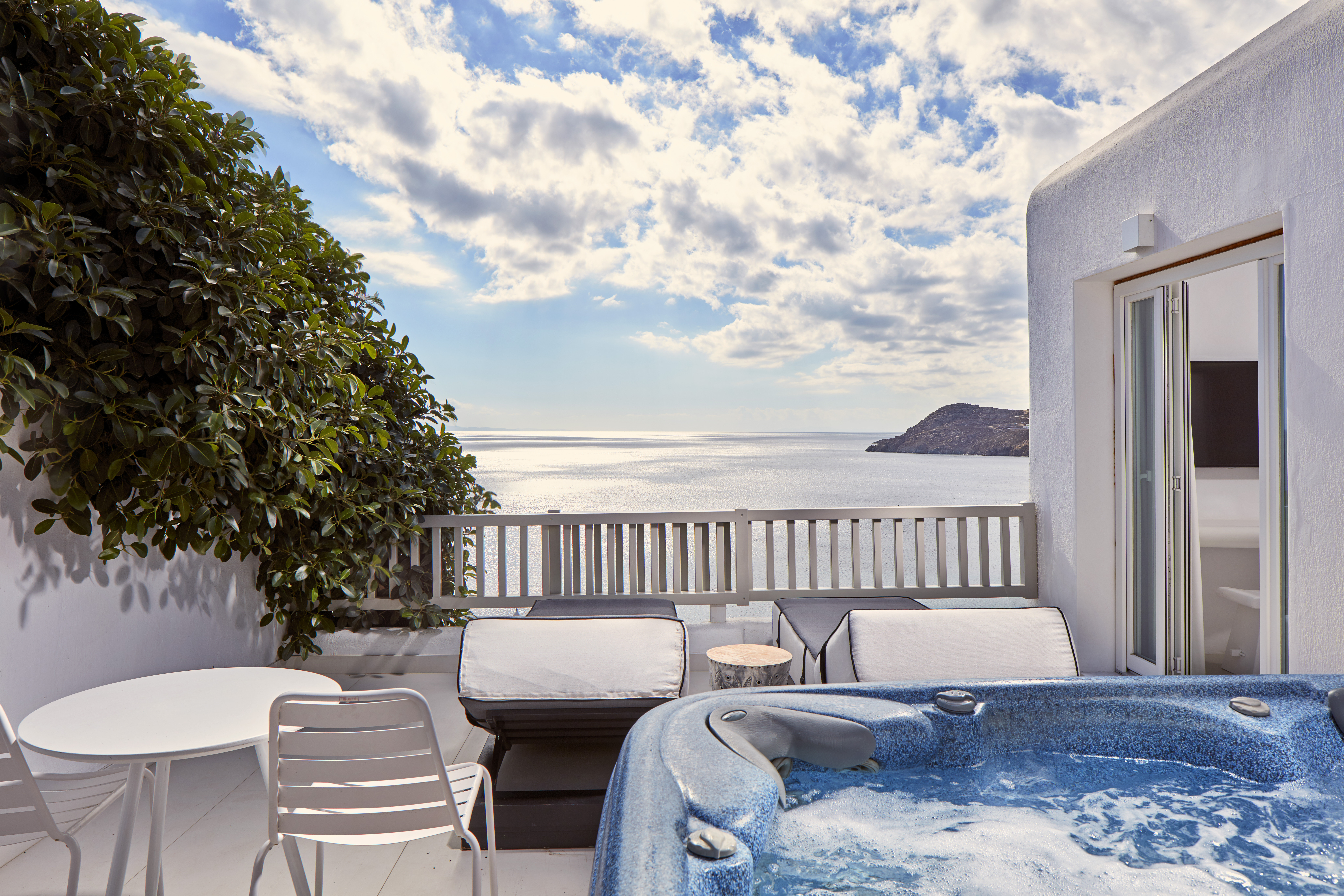 Superior, Outdoor Jetted Tub