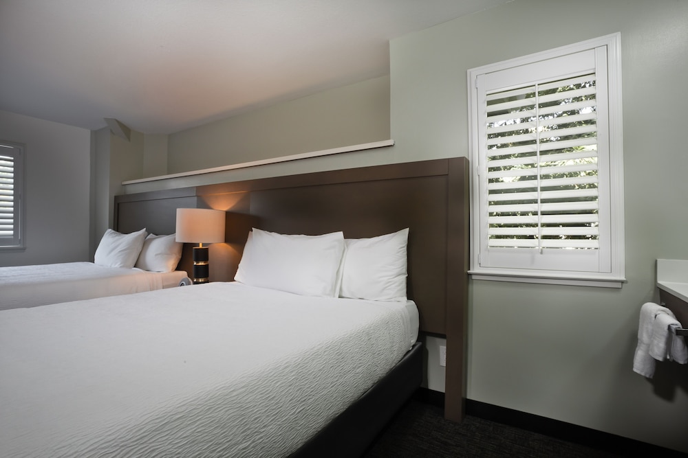 Crestview Hotel 12/47