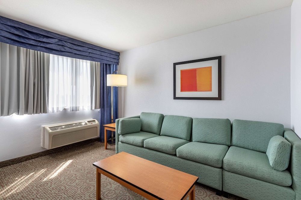 Quality Inn & Suites Denver International Airport 29/42