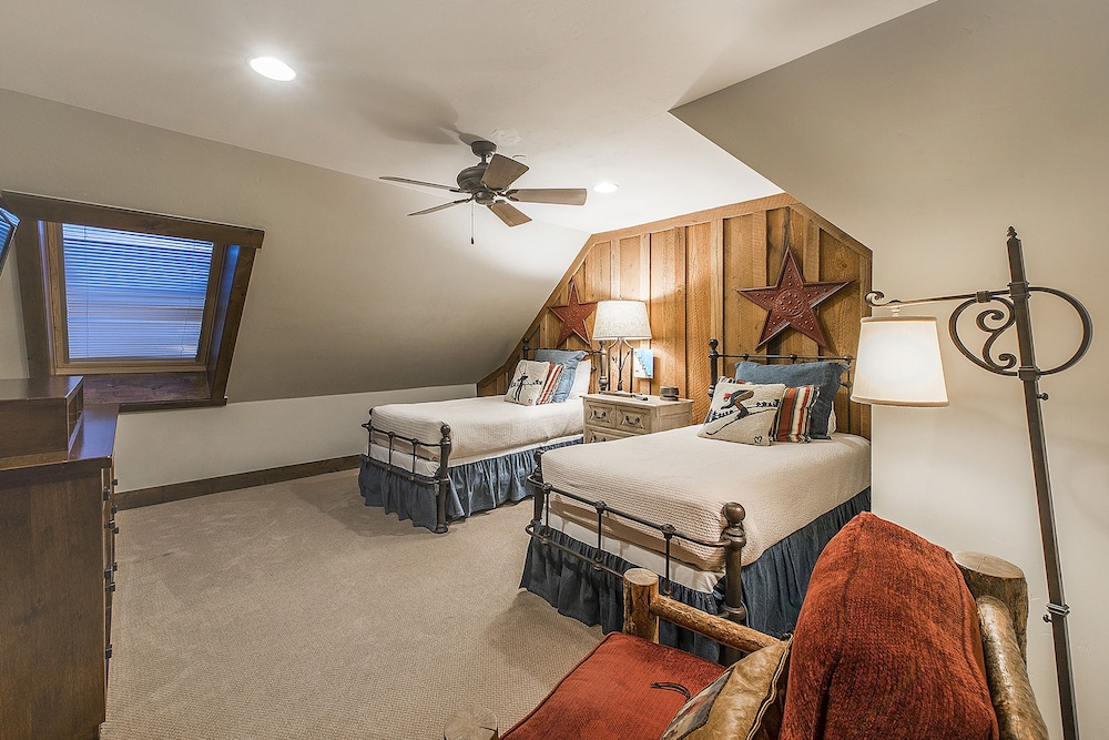 Lodge At Mountain Village 47/77