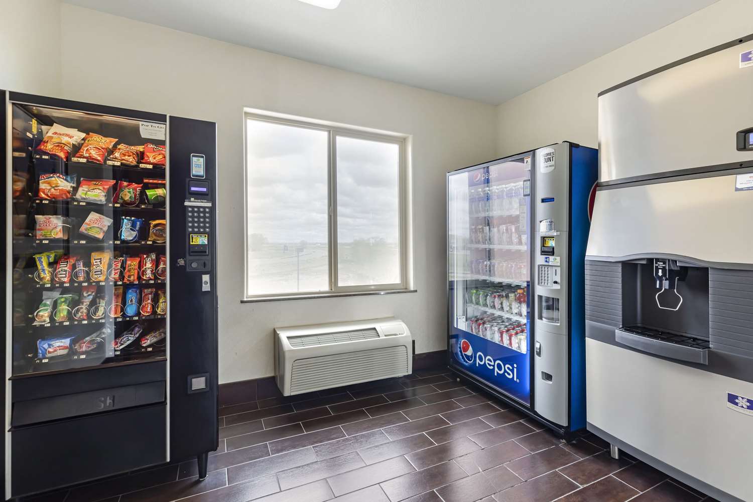 Comfort Inn and Suites Brighton Denver NE Medical Center 20/34