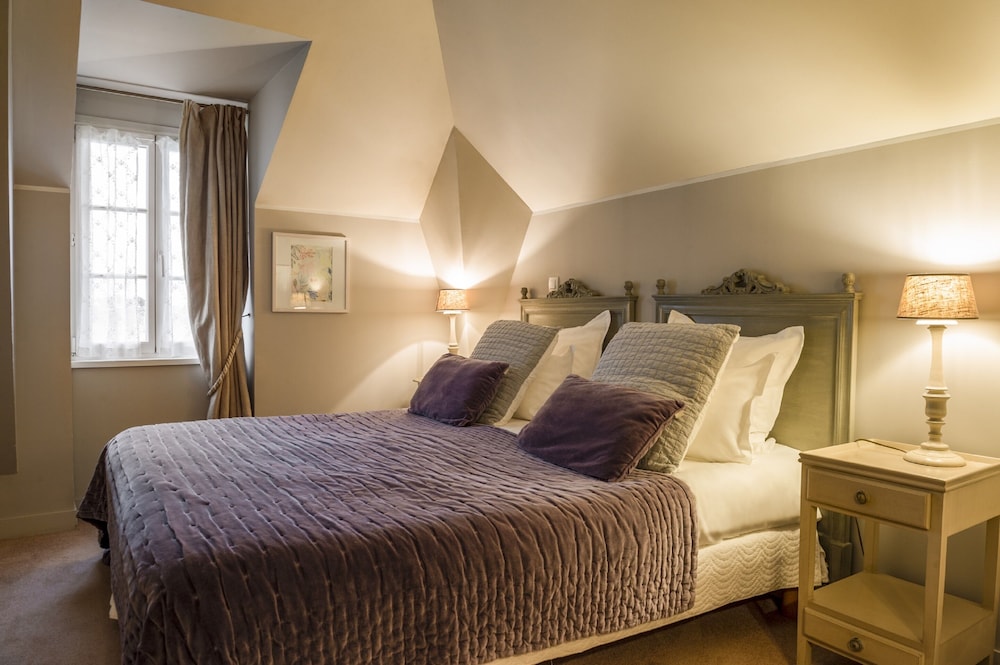 Luxury, Queen Bed, Water Front