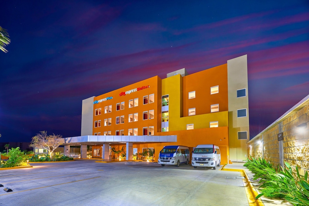 City Express Plus by Marriott Cabo San Lucas 66/69