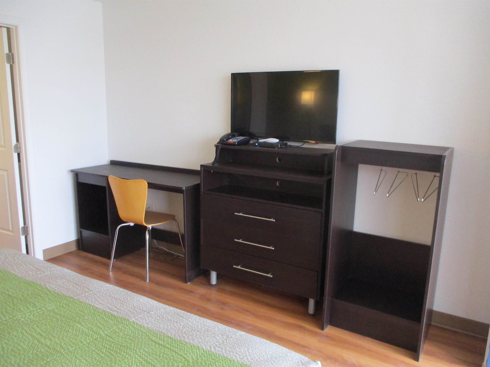 Motel6 Chilhowie, VA - I-81 15/20