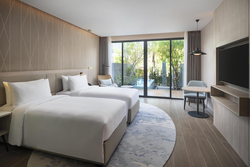 Superior, King Bed, with Pool
