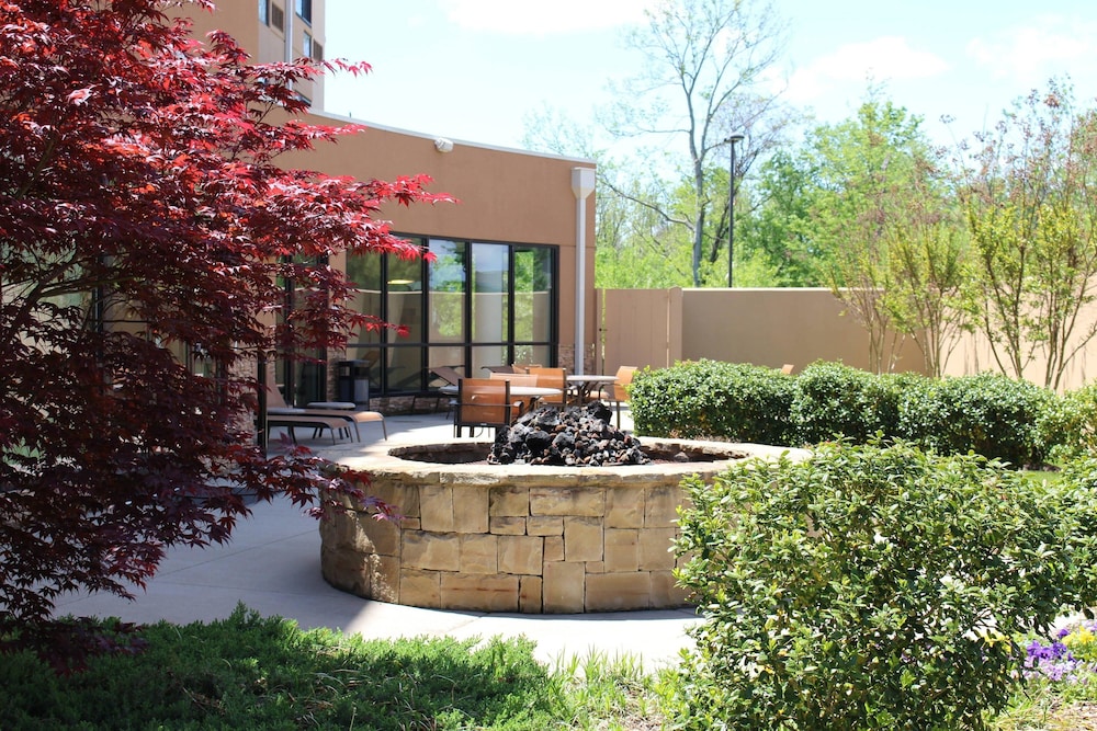 Courtyard Clarksville 6/41
