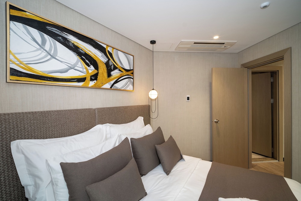 Rayelin Hotel Old Town 19/50