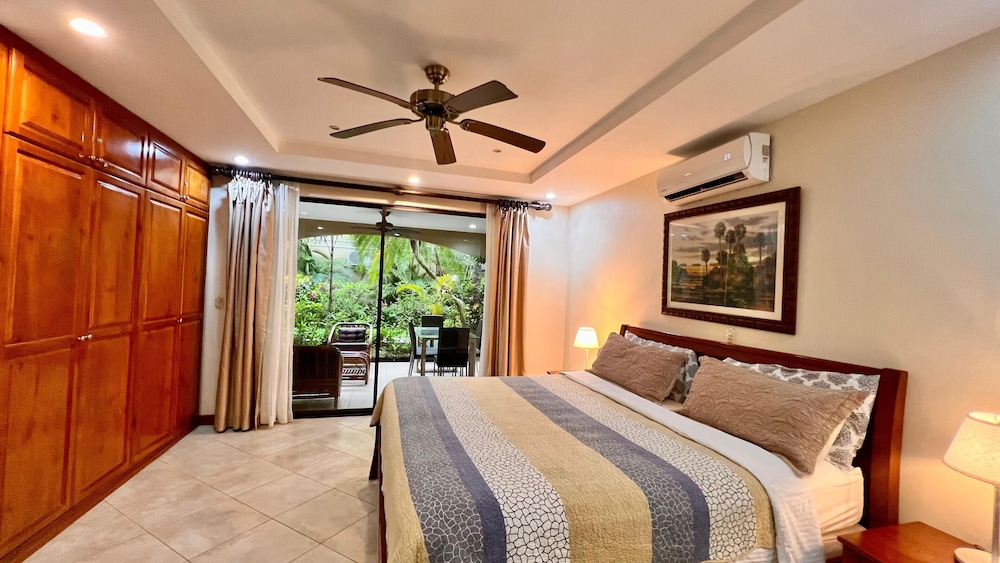 Condo, Deluxe, King and Queen Bed, Terrace, Corner