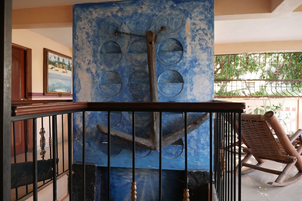HOTEL LUIS V 33/43