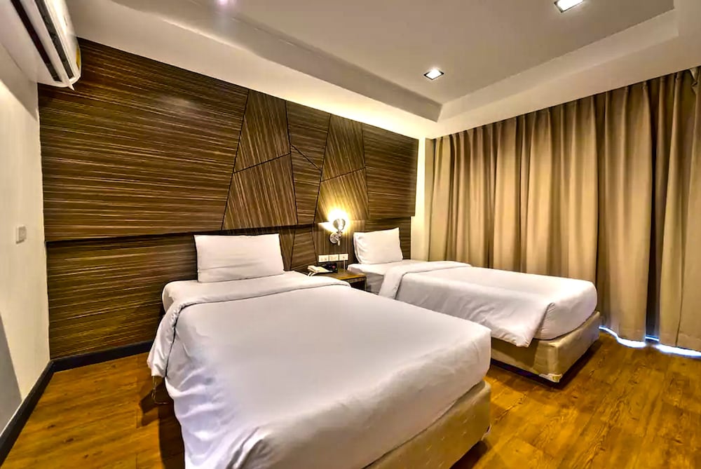 H2 Hotel 18/48