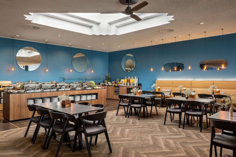 restaurant cafeteria