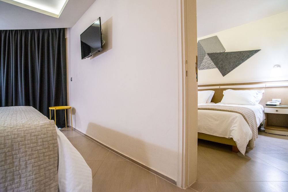 Emmantina Hotel 18/76