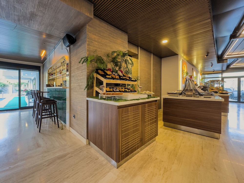 Quality Gold Suite Hotel 7/50