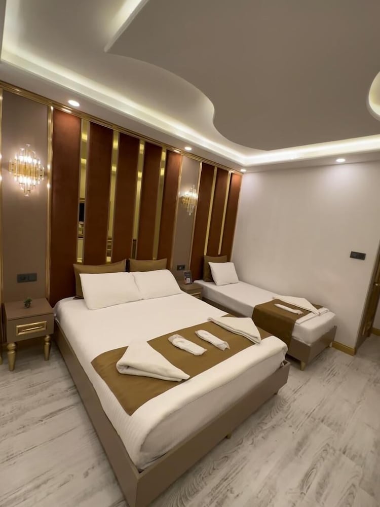 Idyllic Hotel Taksim 10/26