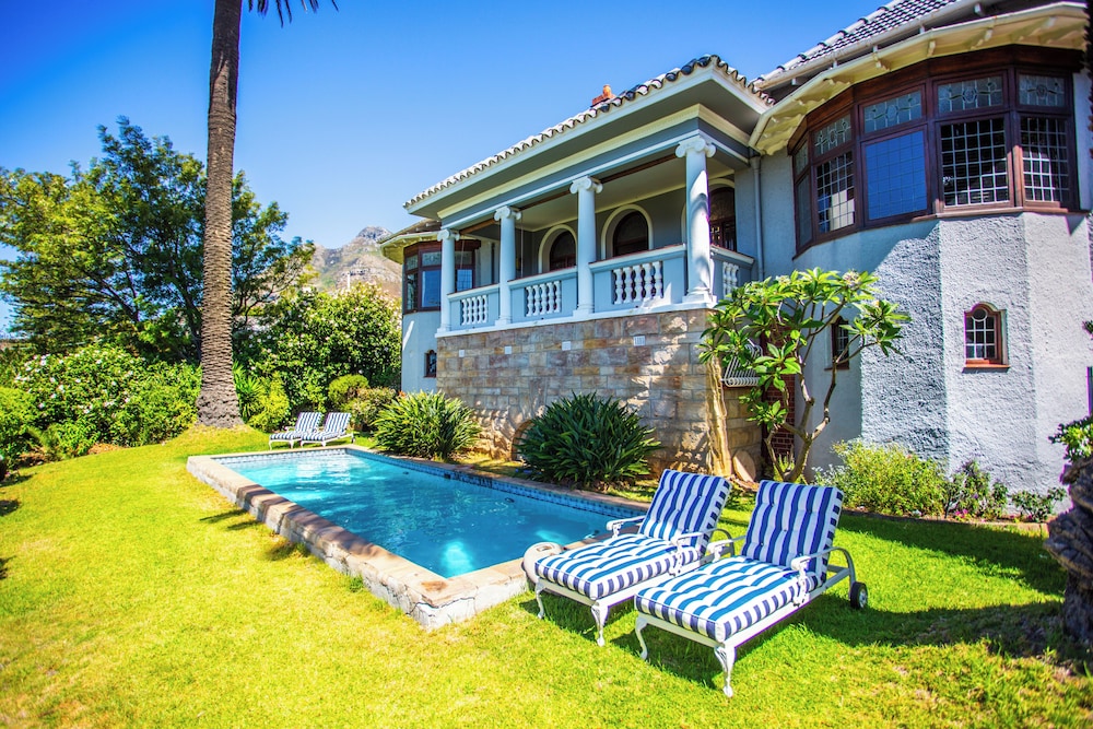 Cape Riviera Guesthouse 45/50