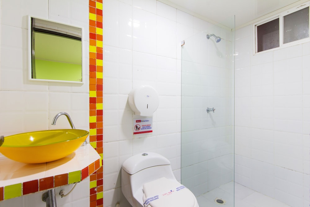 Hotel Marina Suites by GEH Suites 36/37