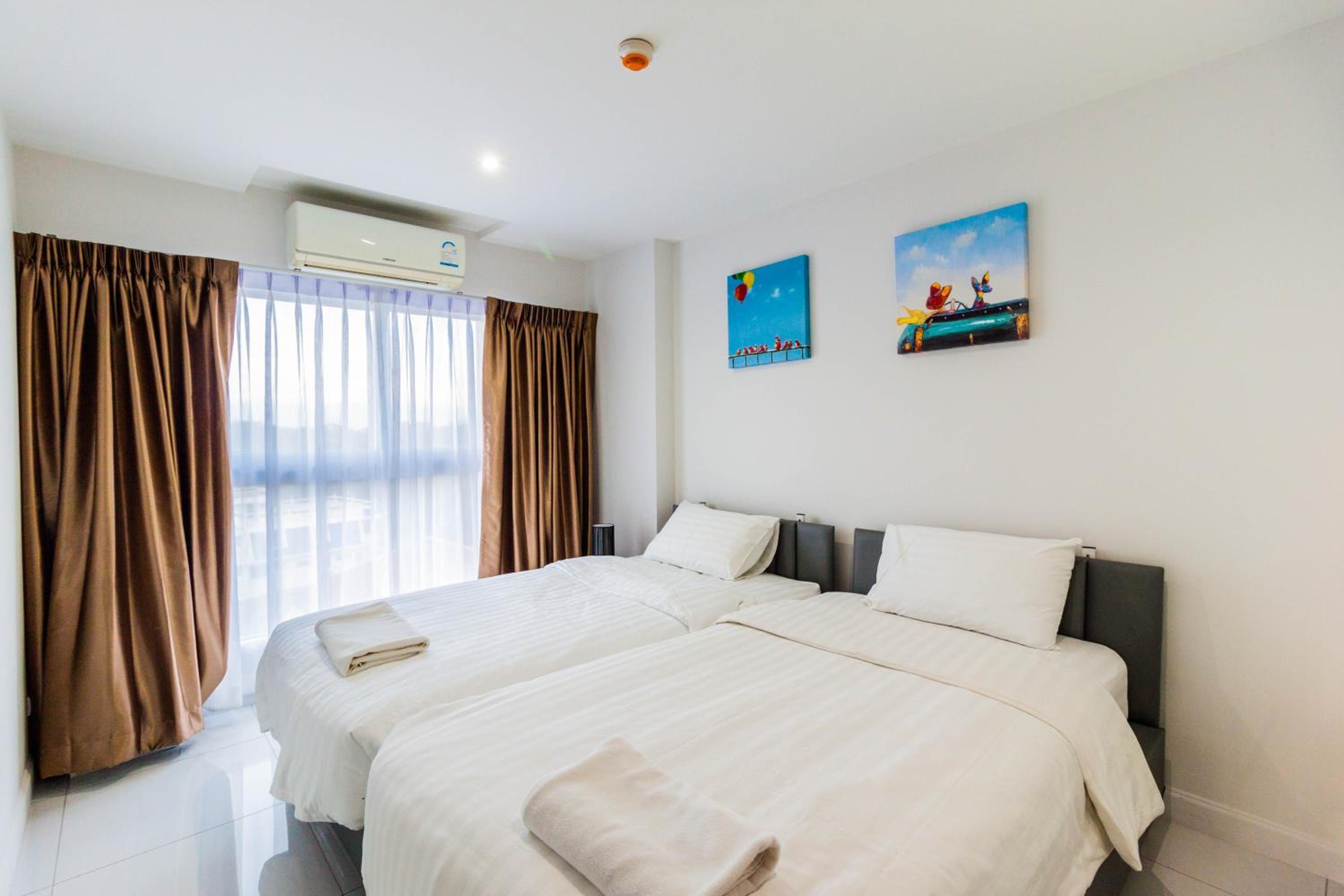 3 Bedrooms, Apartment