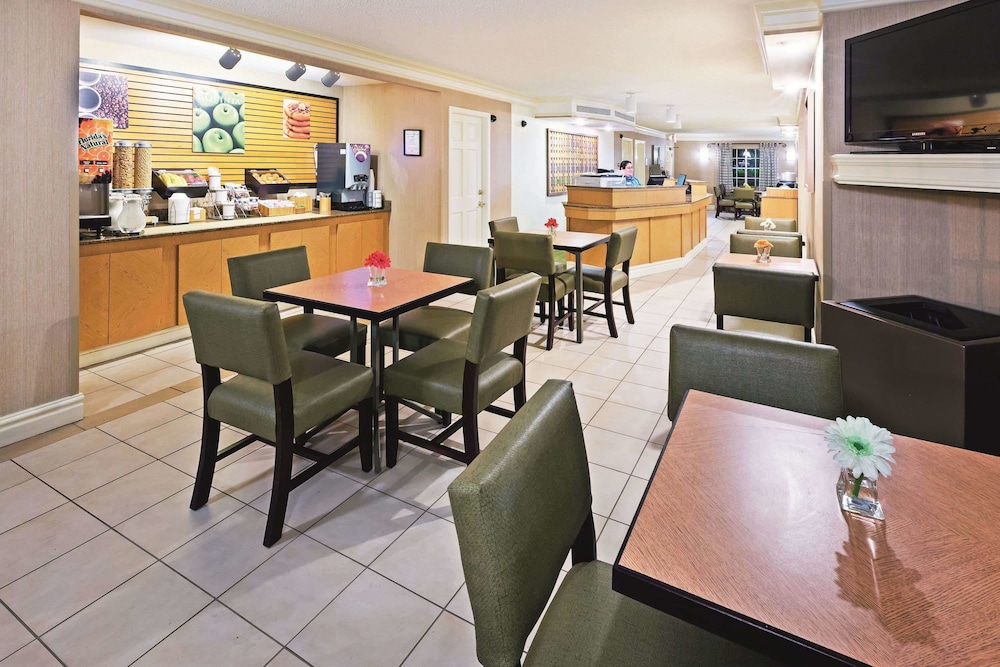 La Quinta Inn Corpus Christi North 37/71