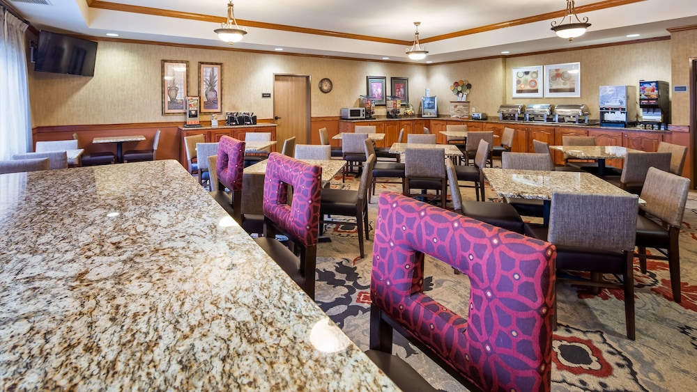 Best Western Plus Capital Inn 38/48