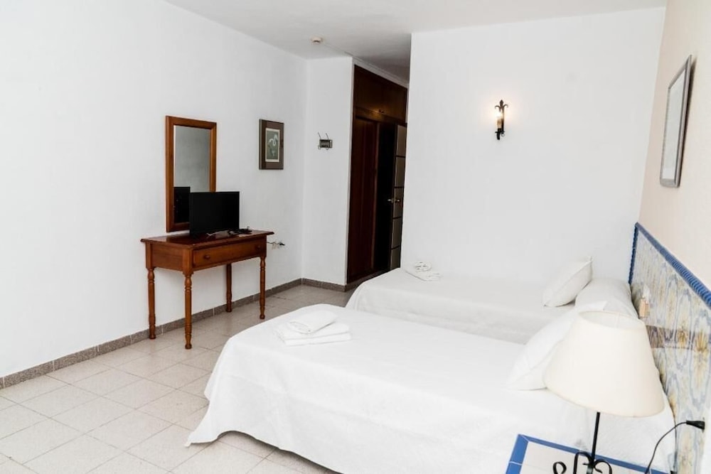 HOTEL MATALASCANAS GOLF 5/26
