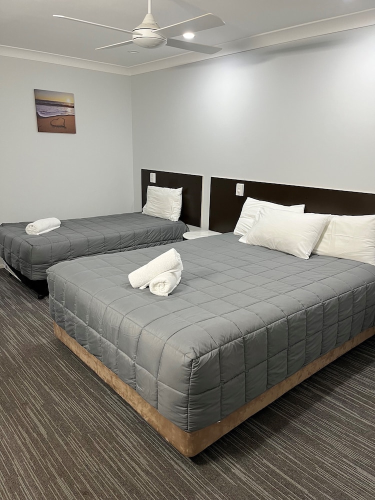 FORSTER PALMS MOTEL 17/50