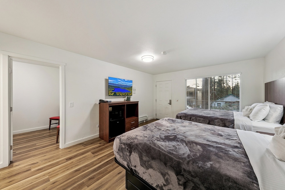 Lake Tahoe Ambassador Lodge 26/57
