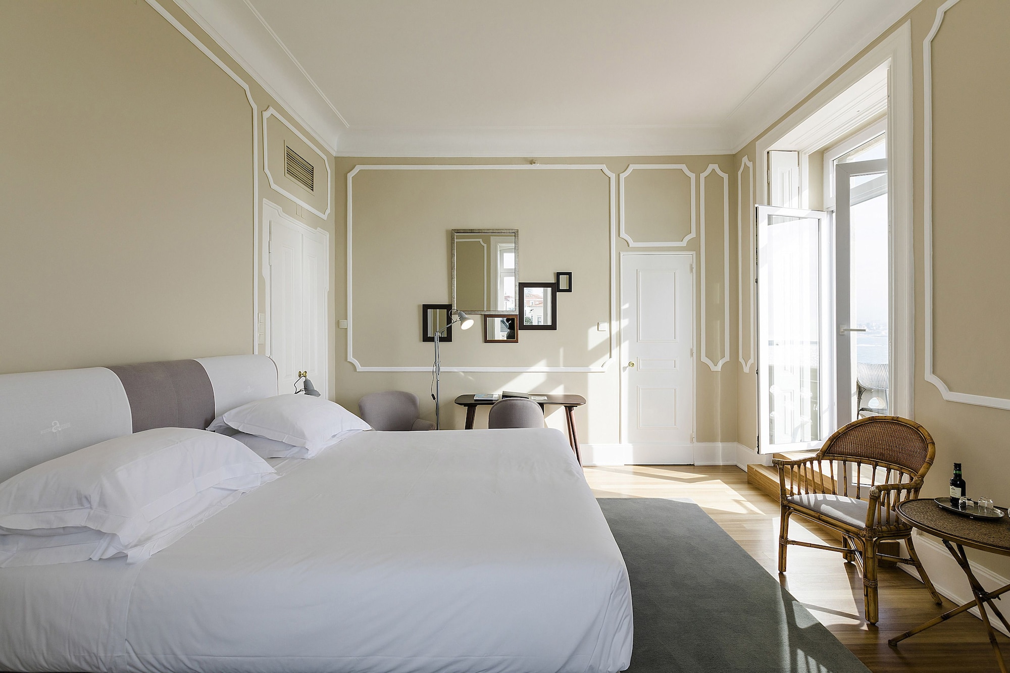 DELUXE, SEA VIEW
