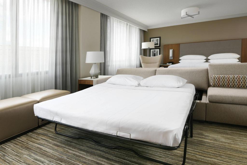1 Bedroom, Pure, Wellness, Suite, King Bed, Sofa, Allergy Friendly