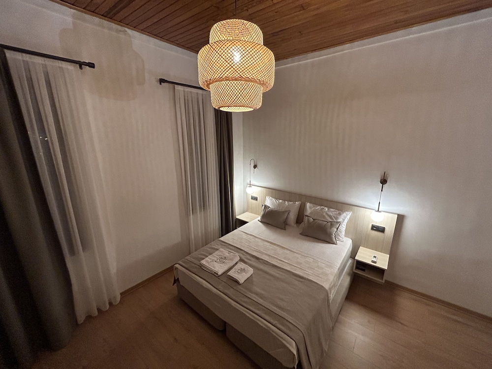 La Luna Otel Cunda 25/50