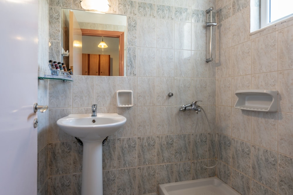 Ionian Aura Apartments 48/50