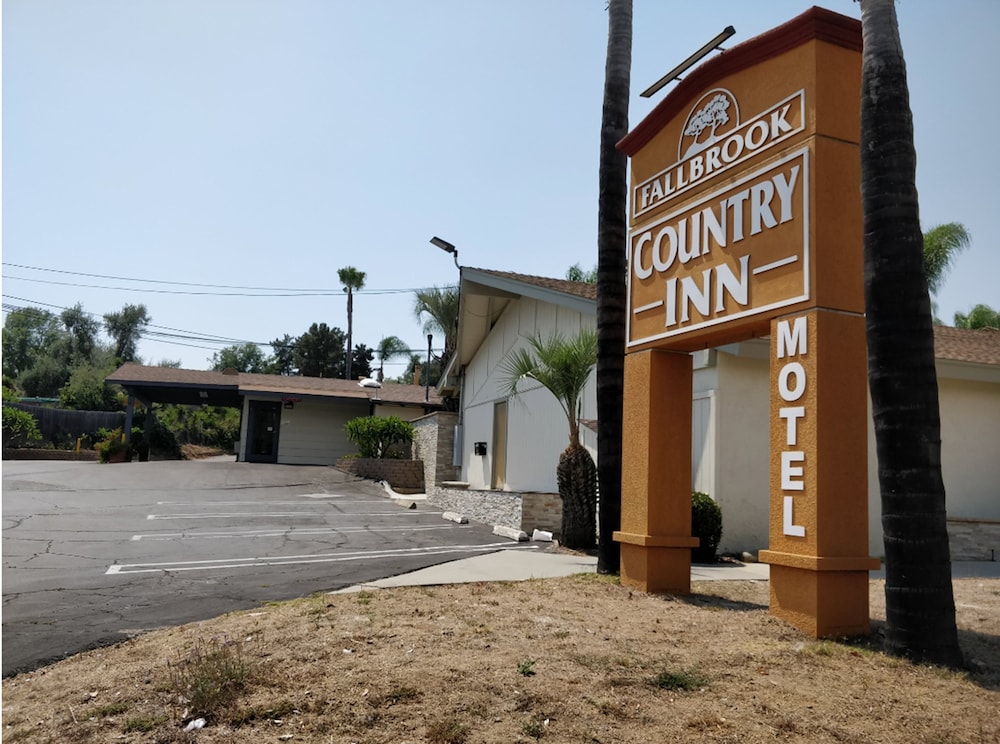 Fallbrook Country Inn 12/65