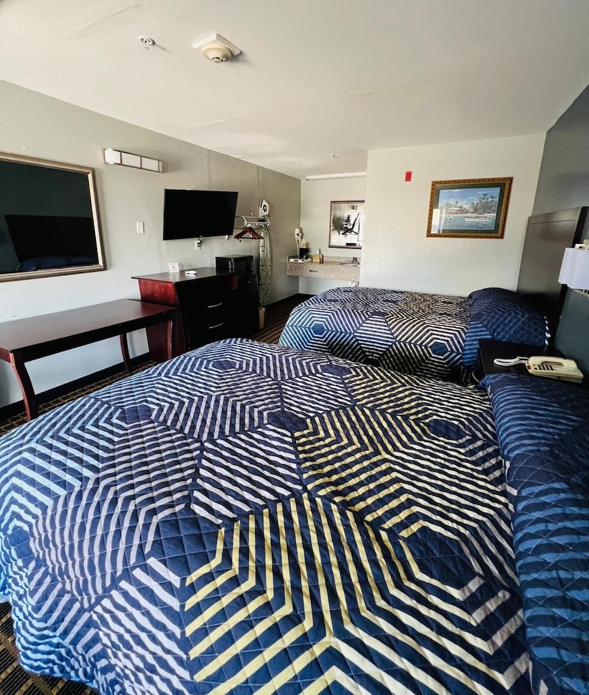 Lake Seminole Inn 21/29