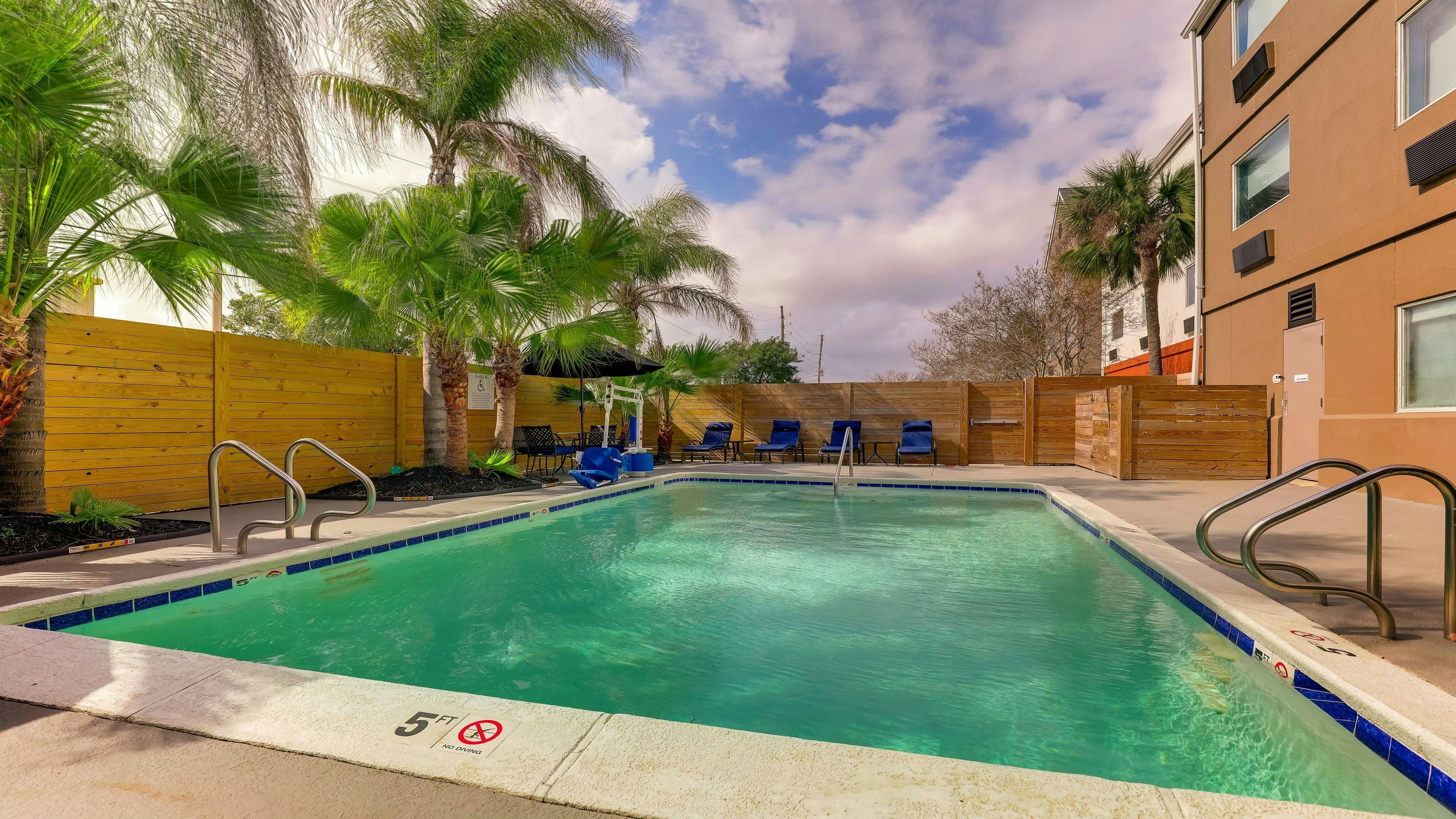 Holiday Inn Express Kenner New Orleans Airport an IHG Hotel 45/50