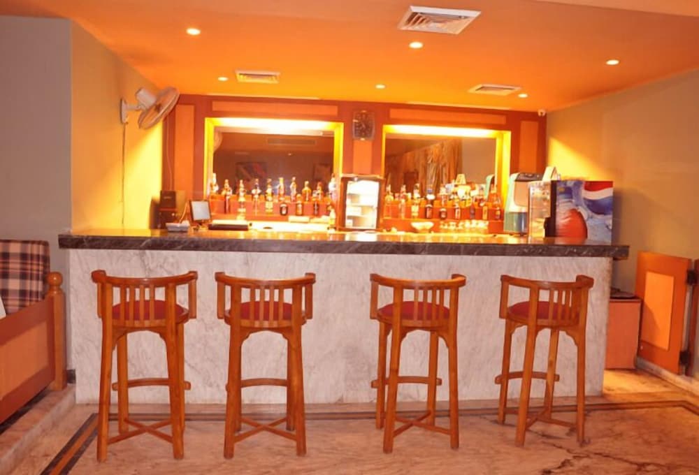GRAND CONTINENTAL HOTEL 37/51
