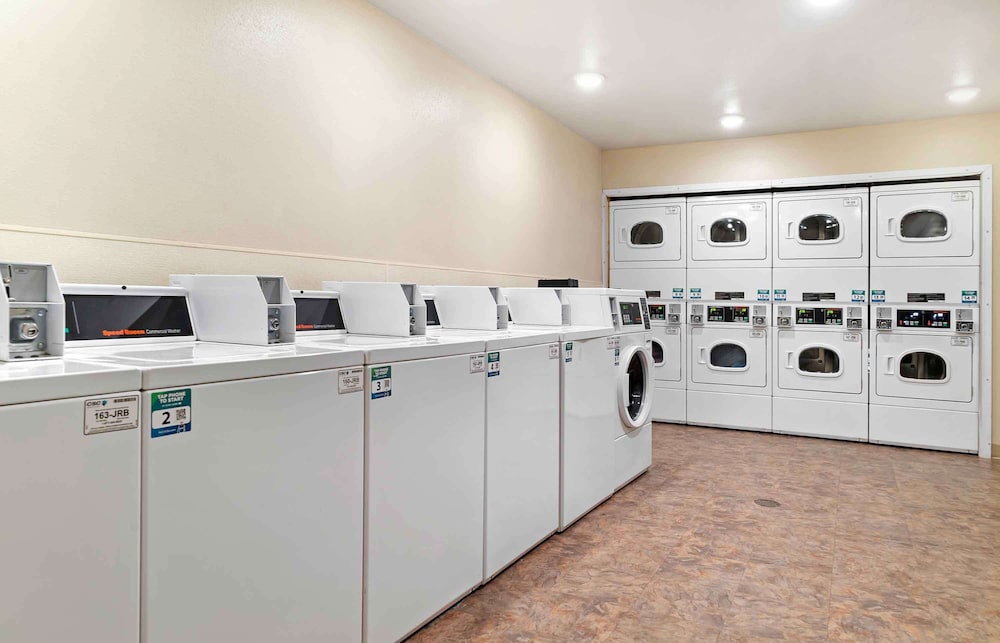 Woodspring Suites Grand Rapids South 30/42