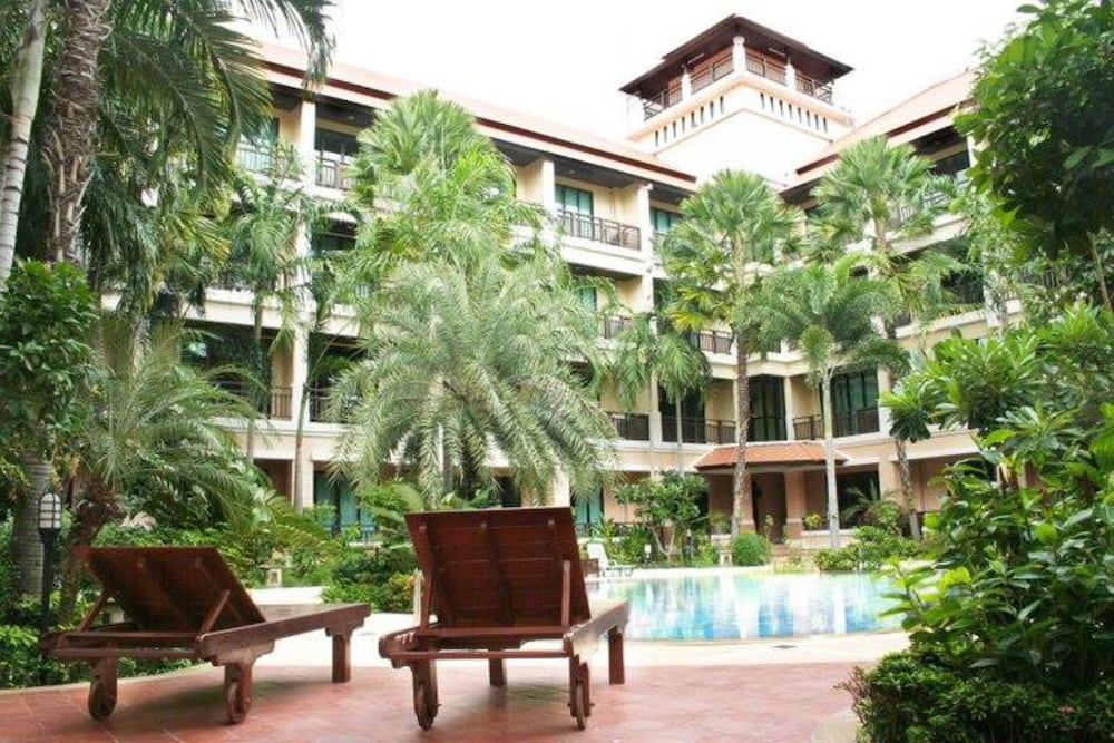 Lecasa Bangsaen Hotel 25/37