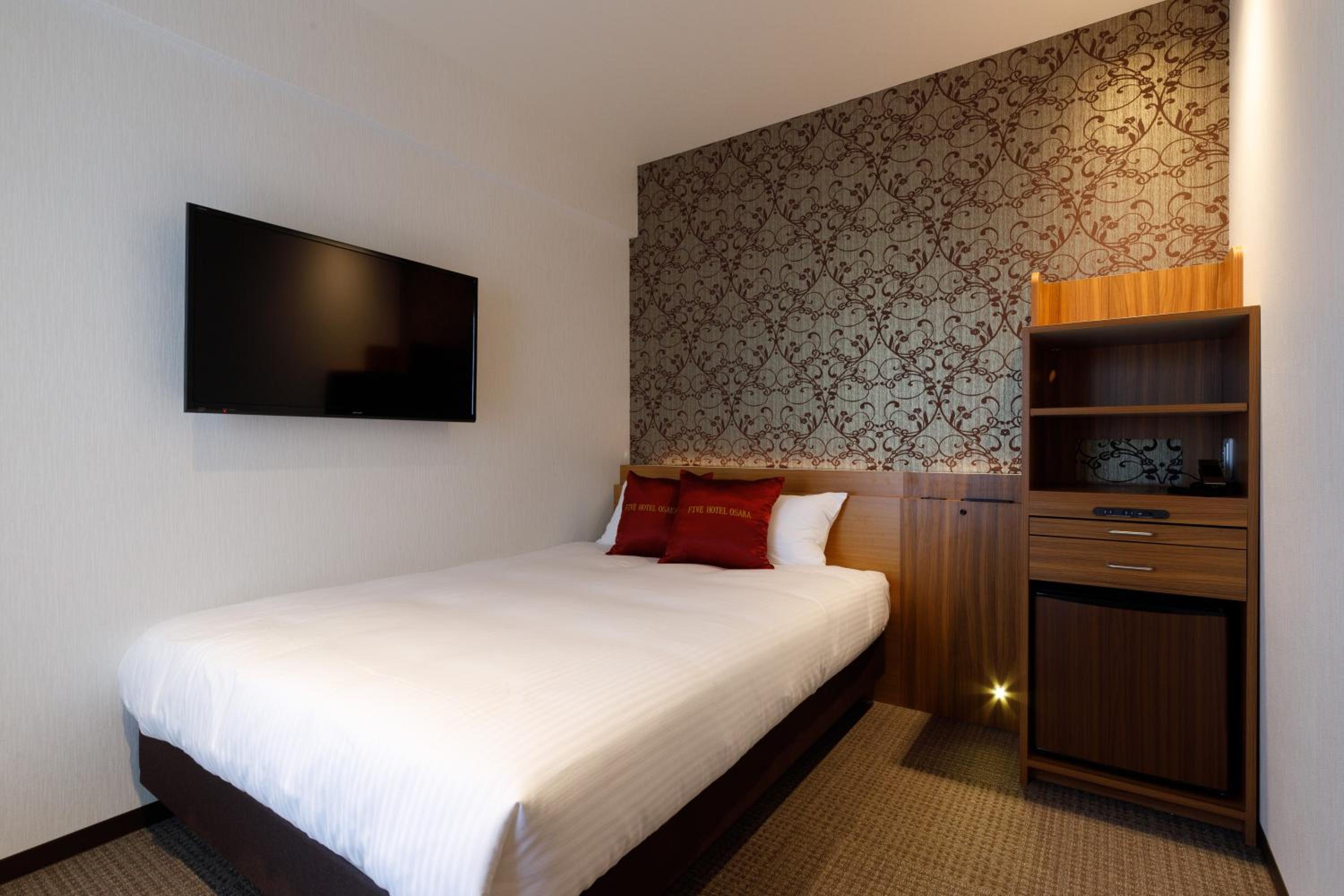 Deluxe, Double Bed