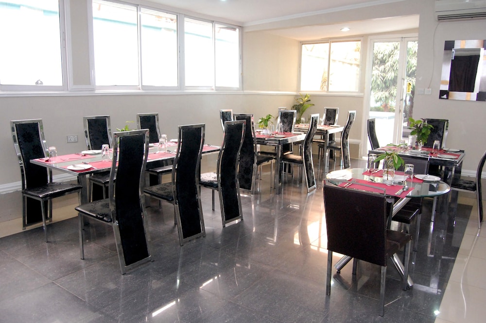 Primal Hotel GRA-Ikeja 39/50